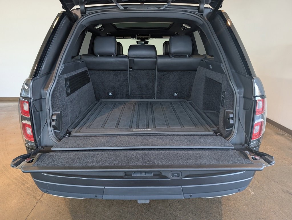 Used 2020 Land Rover Range Rover HSE image 6