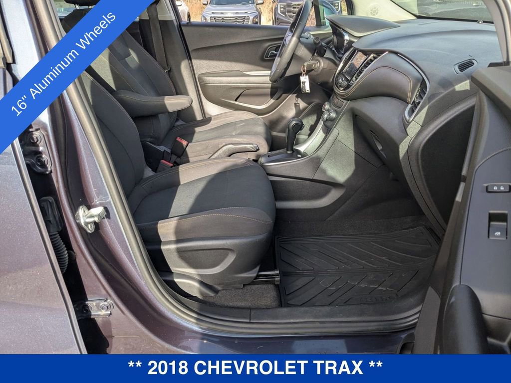 Used 2018 Chevrolet Trax LS image 38