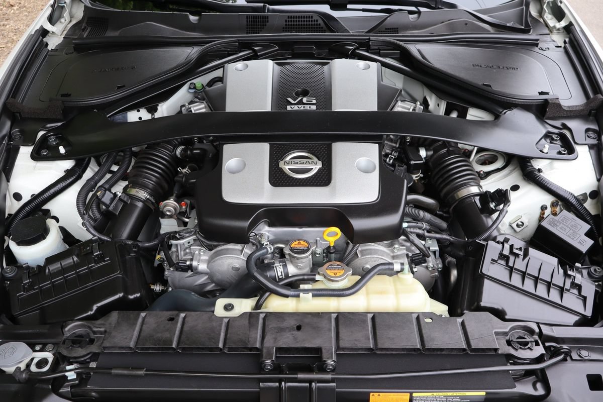 Used 2019 Nissan 370Z Touring RWD image 33