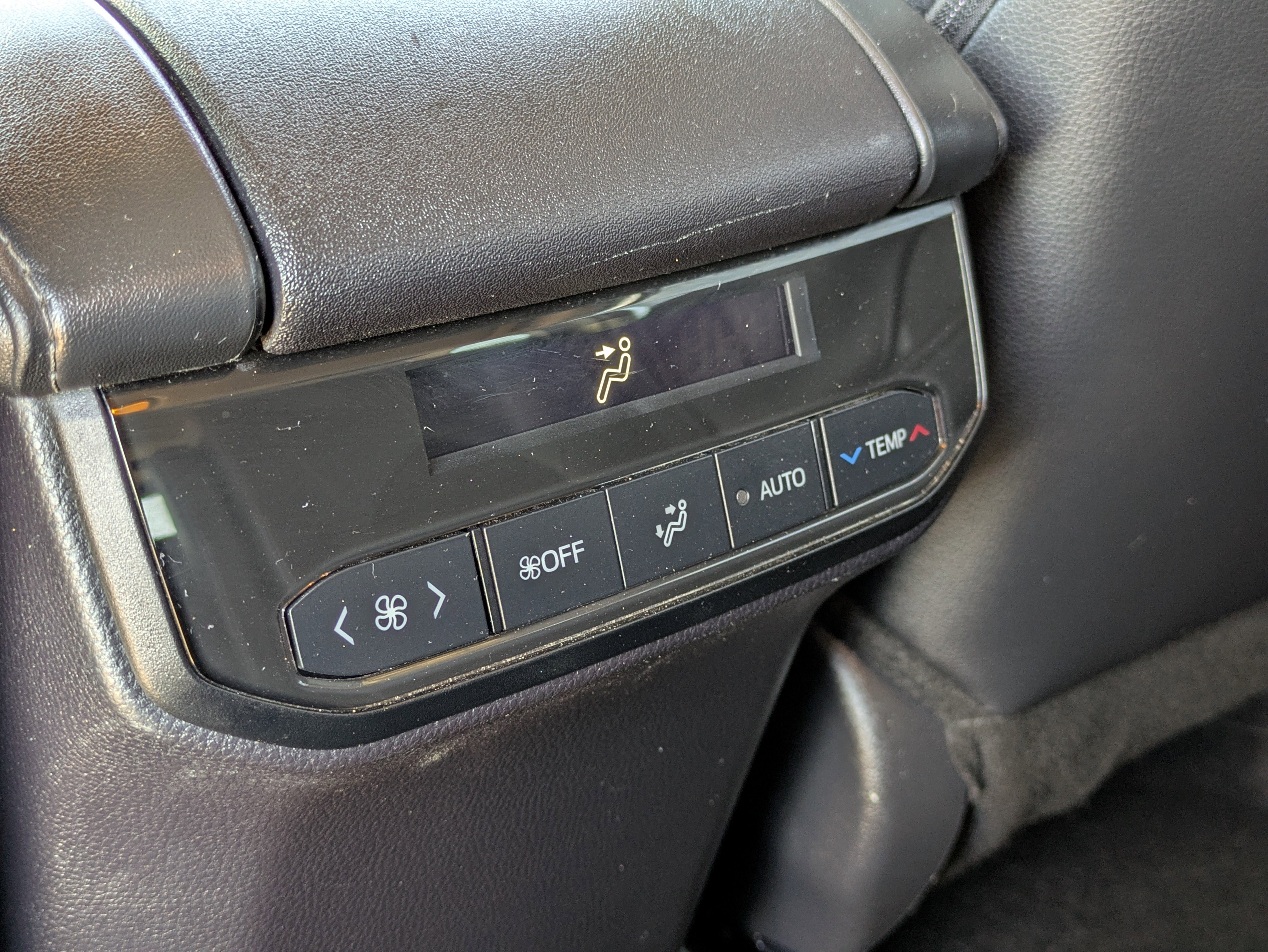 Used 2024 Toyota Highlander XLE image 18