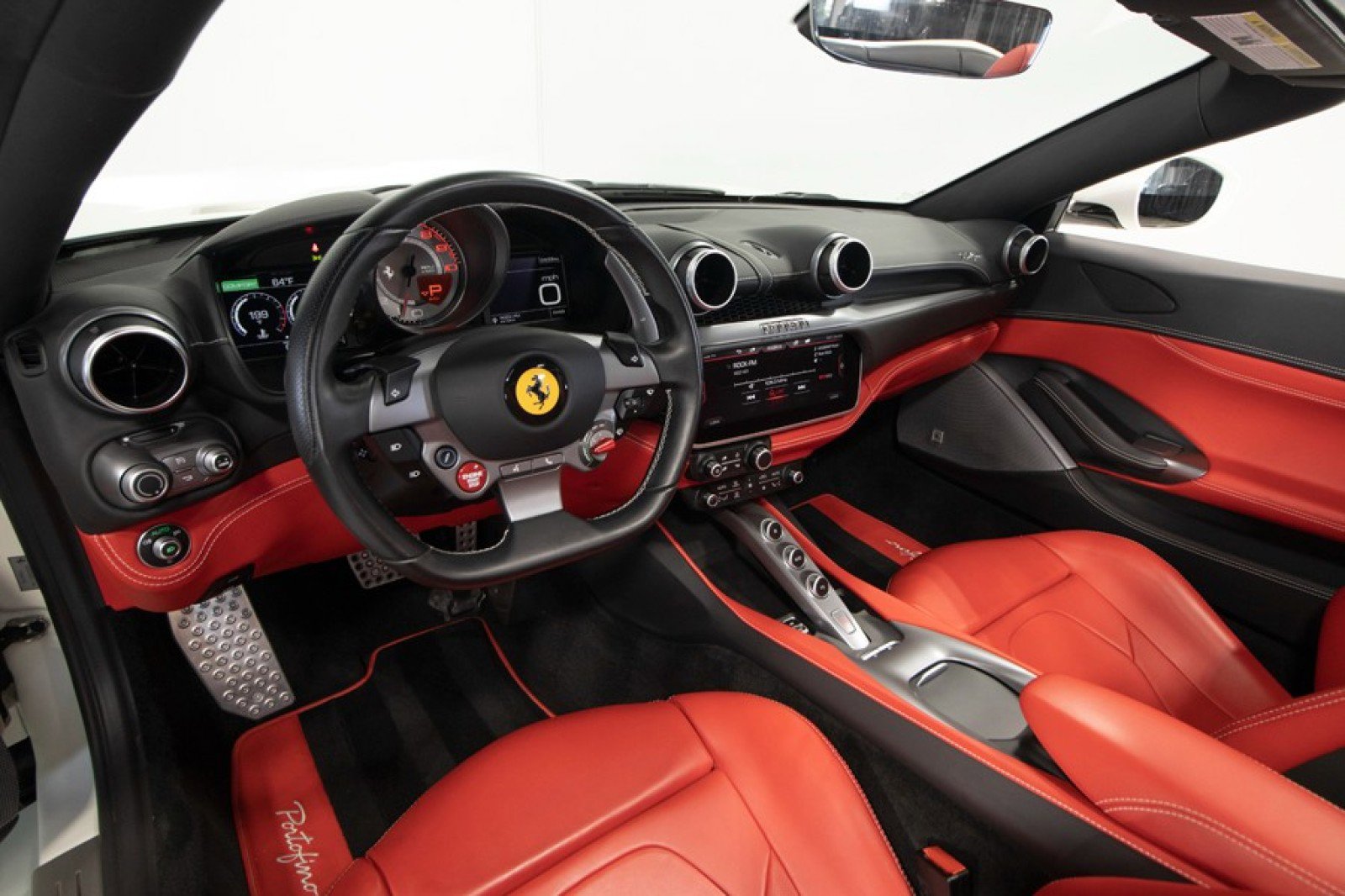 Used 2019 Ferrari Portofino image 5