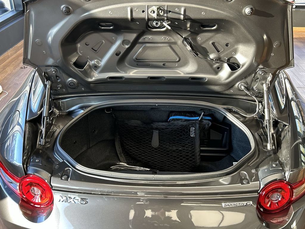 Used 2025 MAZDA MX-5 Miata RF Grand Touring RWD image 15