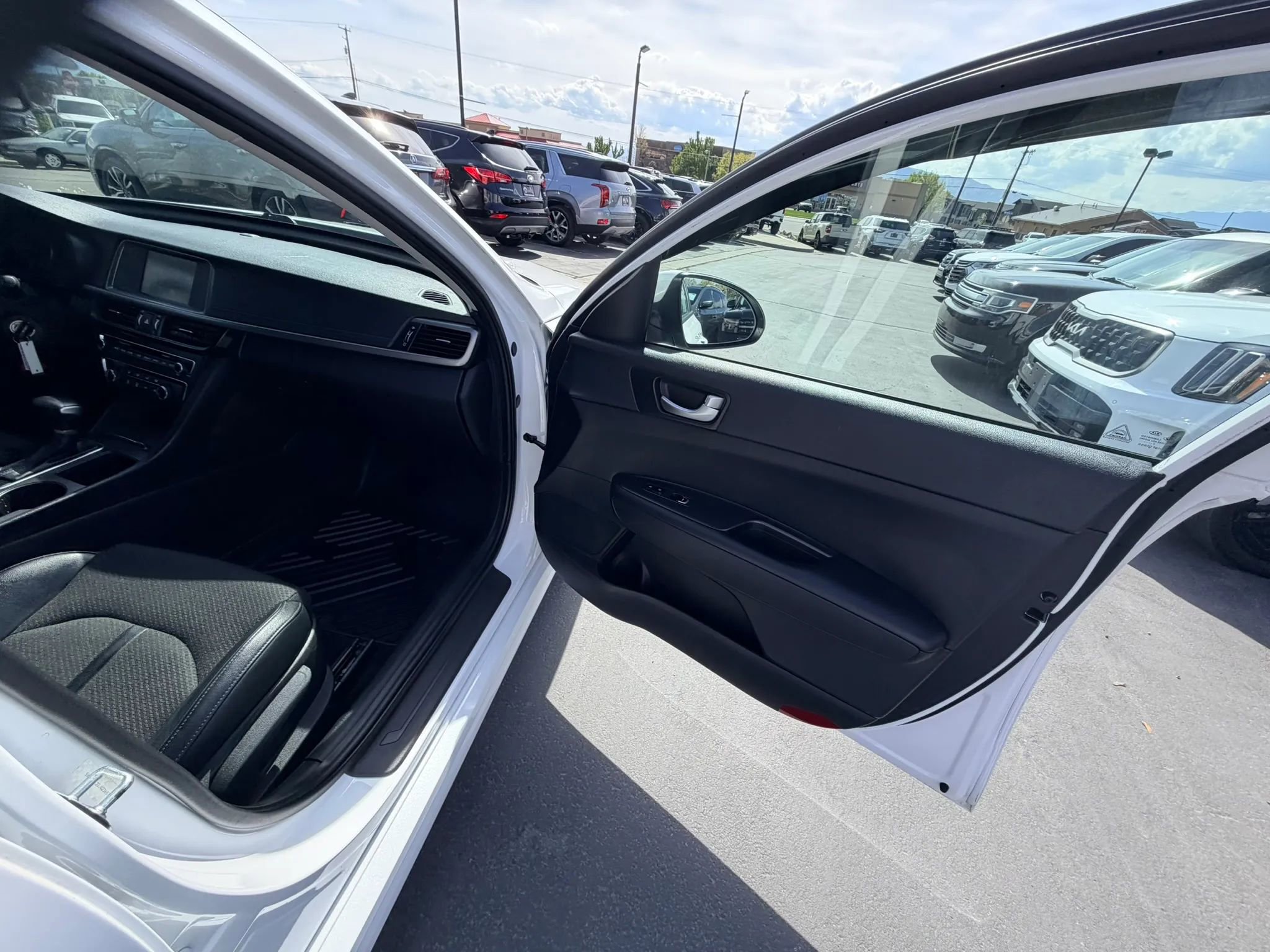 Used 2018 Kia Optima S FWD image 27