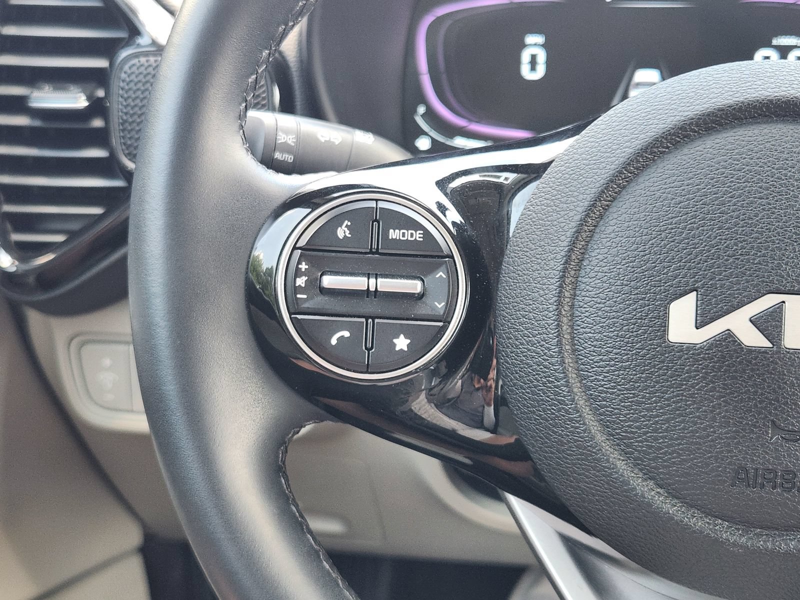 Used 2025 Kia Soul EX FWD image 31