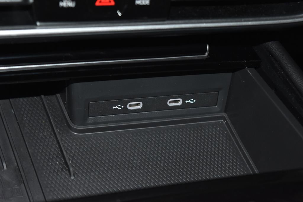 Certified 2025 Volkswagen Atlas SE image 12