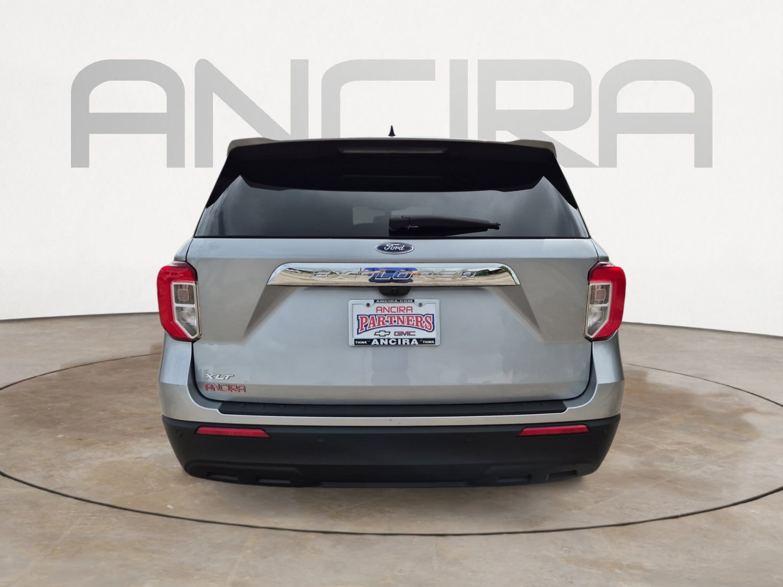 Used 2024 Ford Explorer XLT image 9