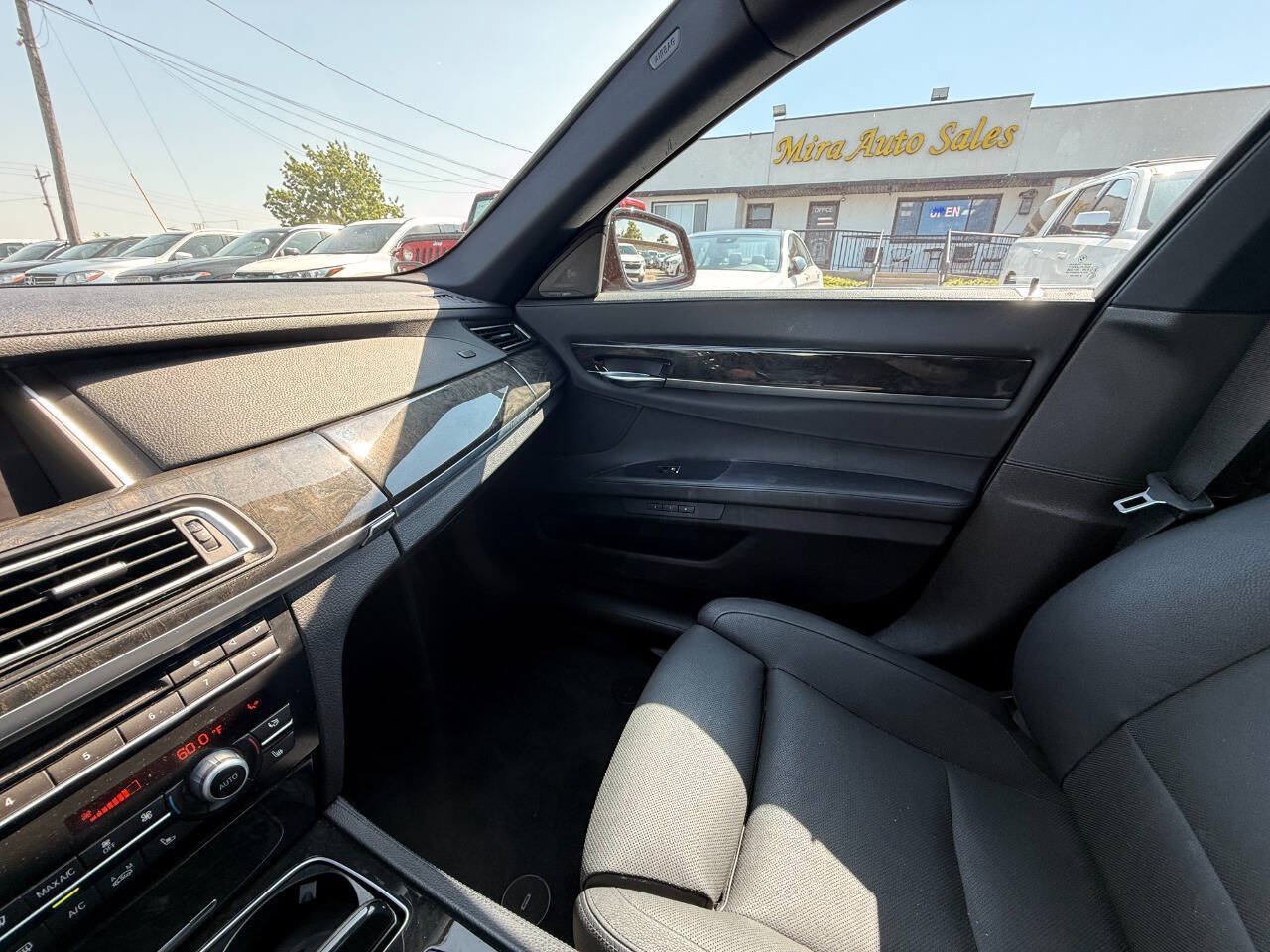 Used 2014 BMW 740Li xDrive w/ Executive Package AWD/4WD image 40