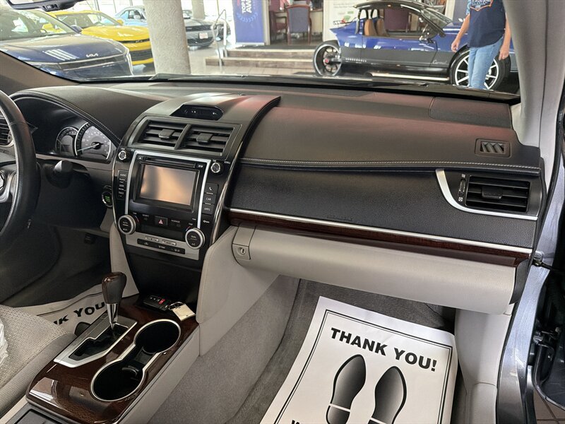 Used 2012 Toyota Camry XLE w/ Convenience Pkg FWD image 26
