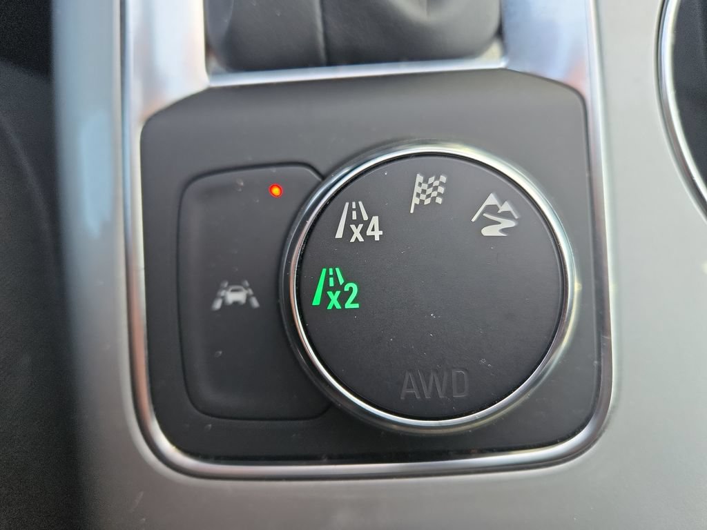 Used 2025 Chevrolet Blazer LT AWD/4WD image 34