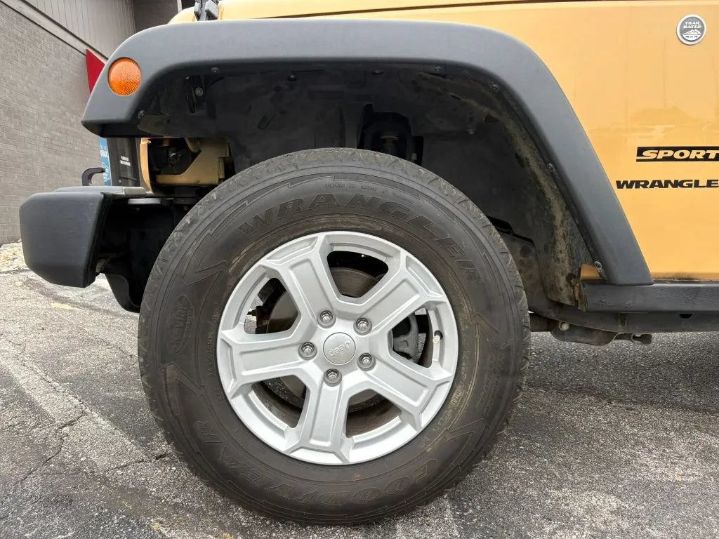 Used 2013 Jeep Wrangler Sport AWD/4WD image 20