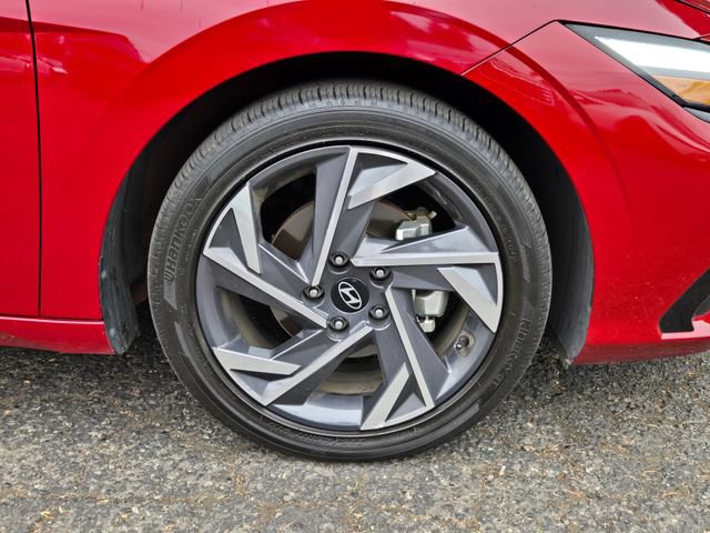 Certified 2025 Hyundai Elantra SEL FWD image 9