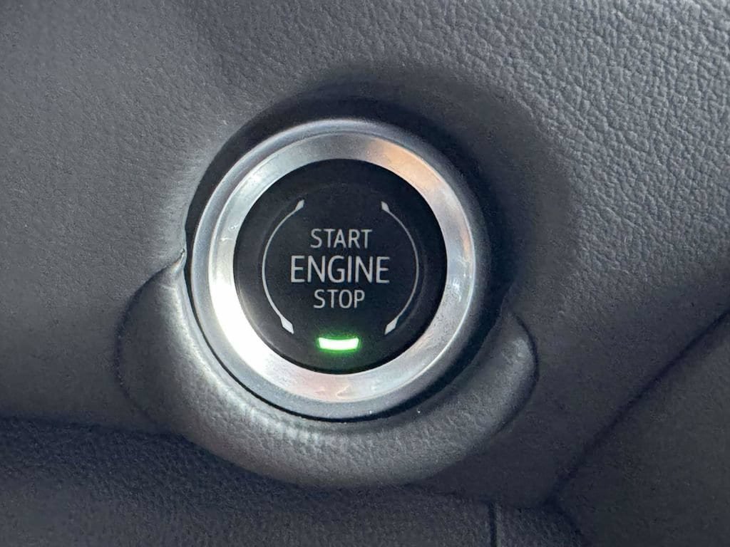 Used 2025 Chevrolet Tahoe Premier AWD/4WD image 9