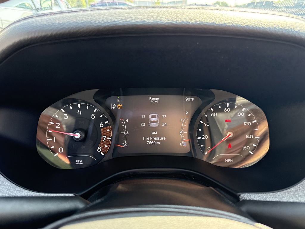 Used 2024 Jeep Compass Latitude image 11