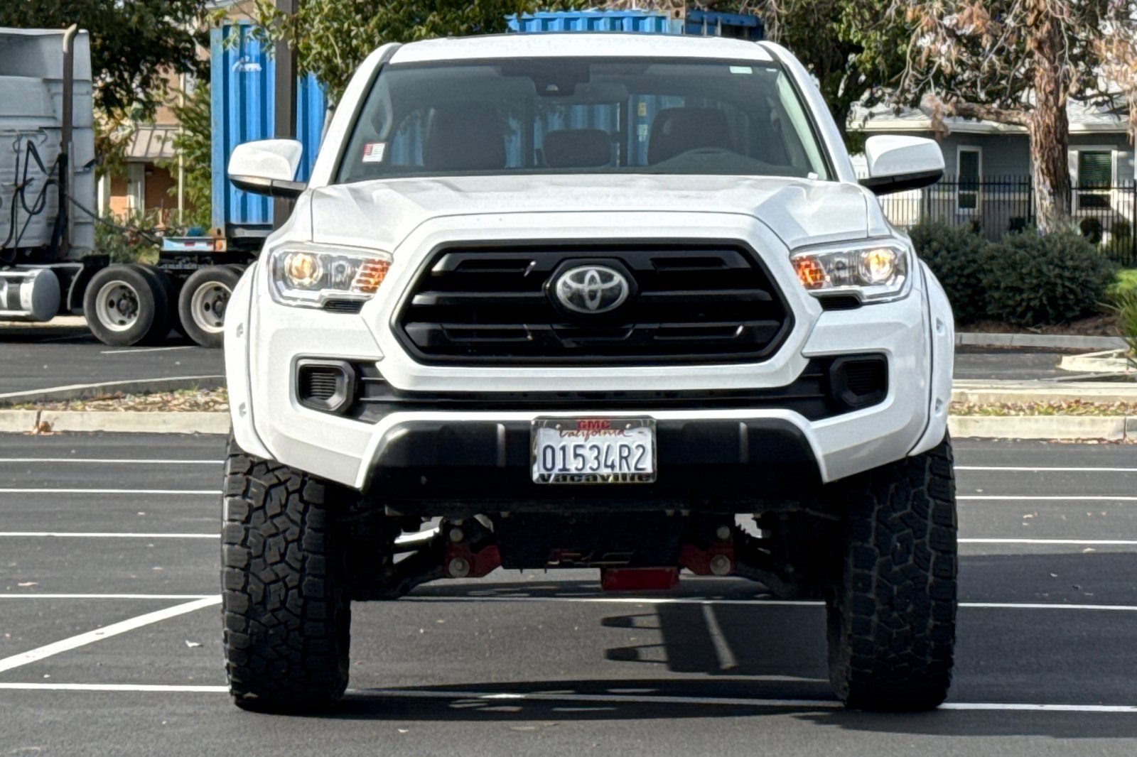 Used 2018 Toyota Tacoma SR image 10