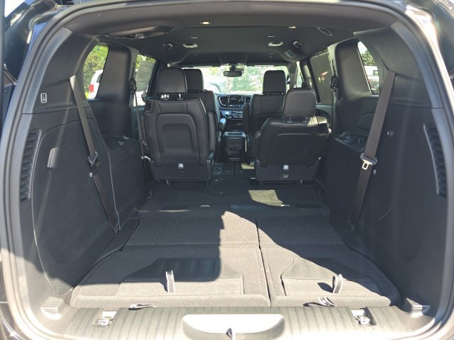 New 2027 Chrysler Pacifica Select AWD/4WD image 30