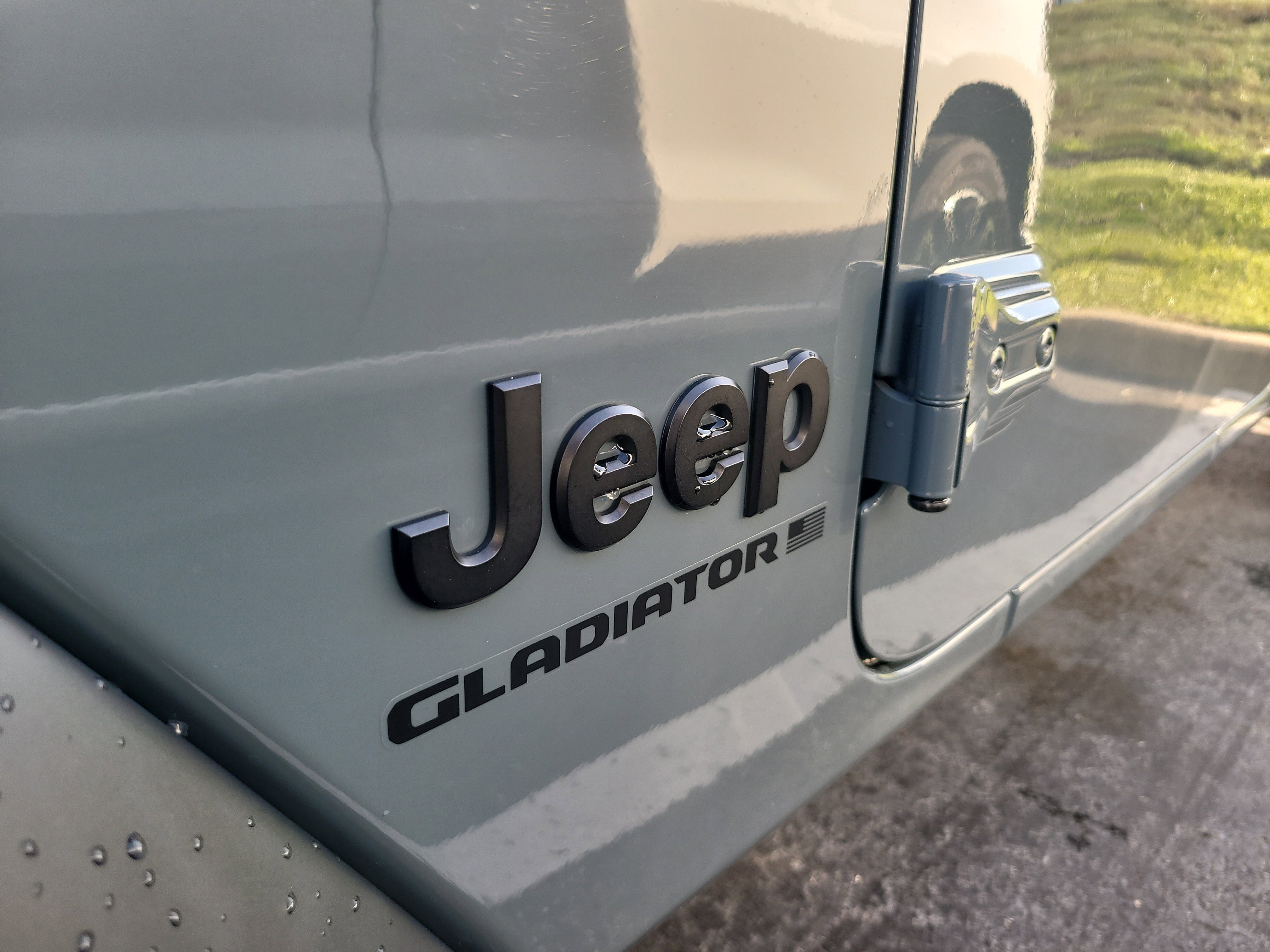 Used 2024 Jeep Gladiator Sport image 9