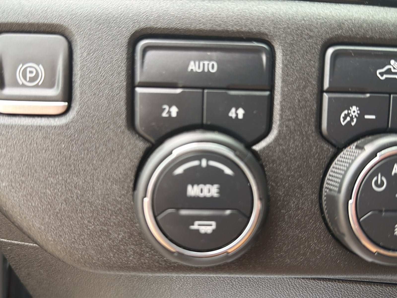Used 2024 Chevrolet Silverado 1500 RST w/ Convenience Package II AWD/4WD image 16