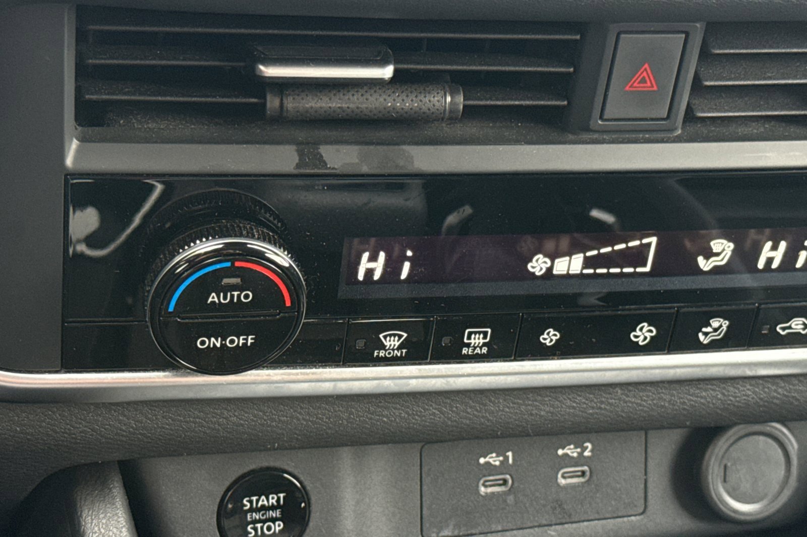 Used 2024 Nissan Rogue SV image 29