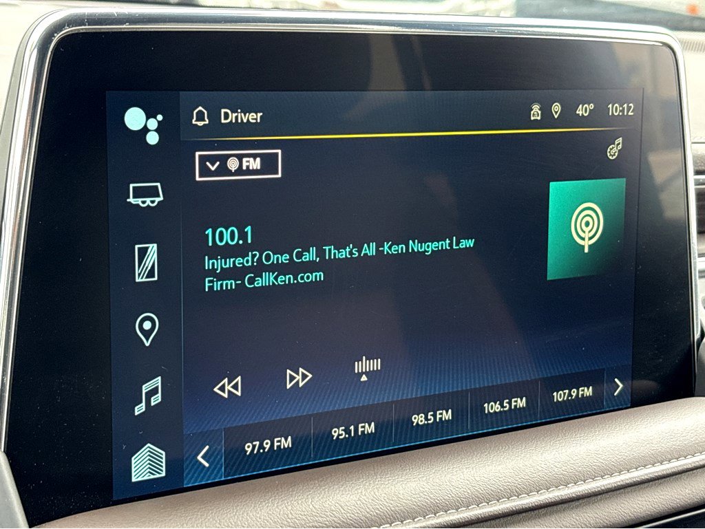 Used 2024 Chevrolet Suburban LT image 9