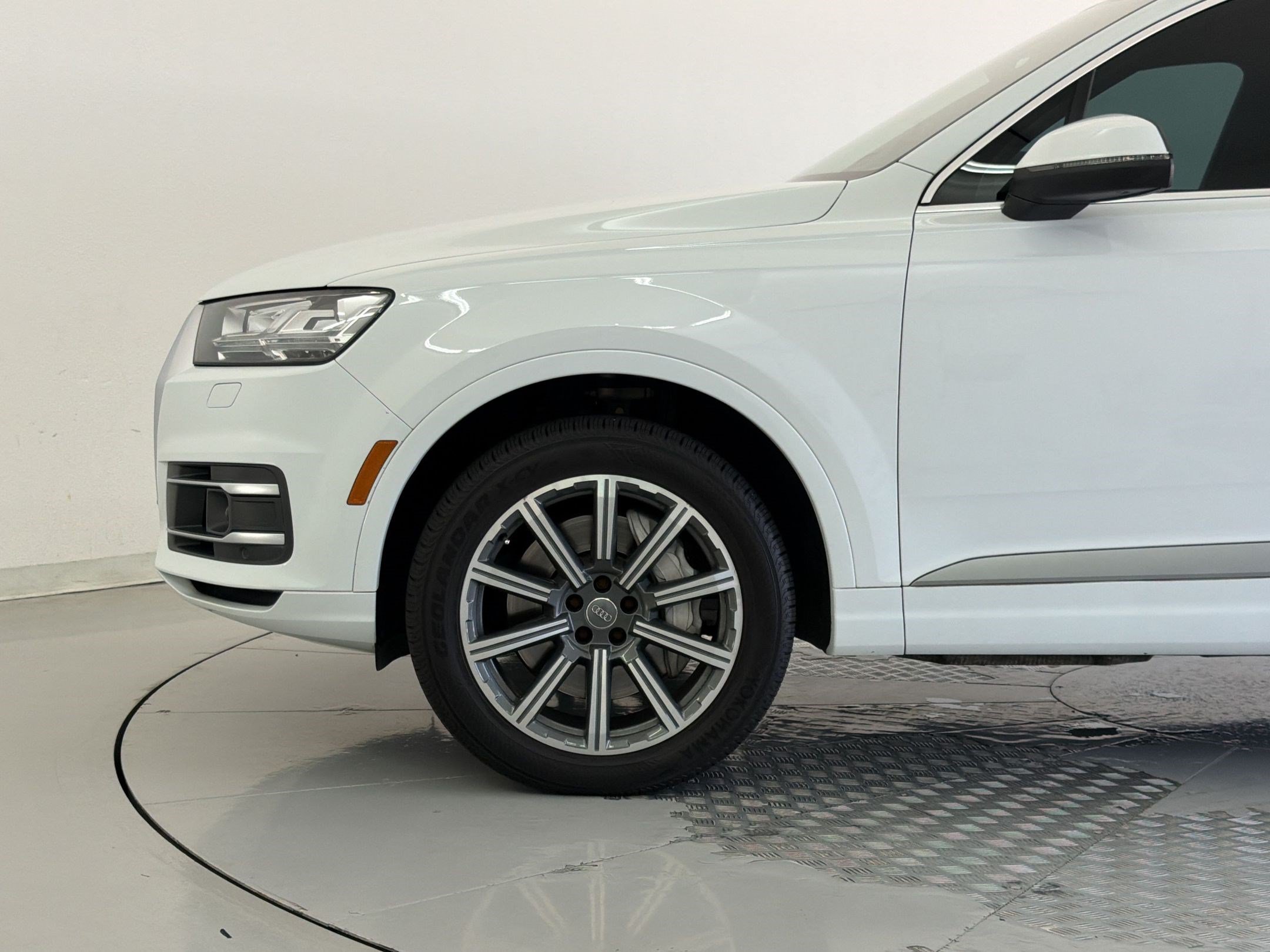 Used 2017 Audi Q7 3.0T Premium Plus w/ Premium Plus Package AWD/4WD image 26