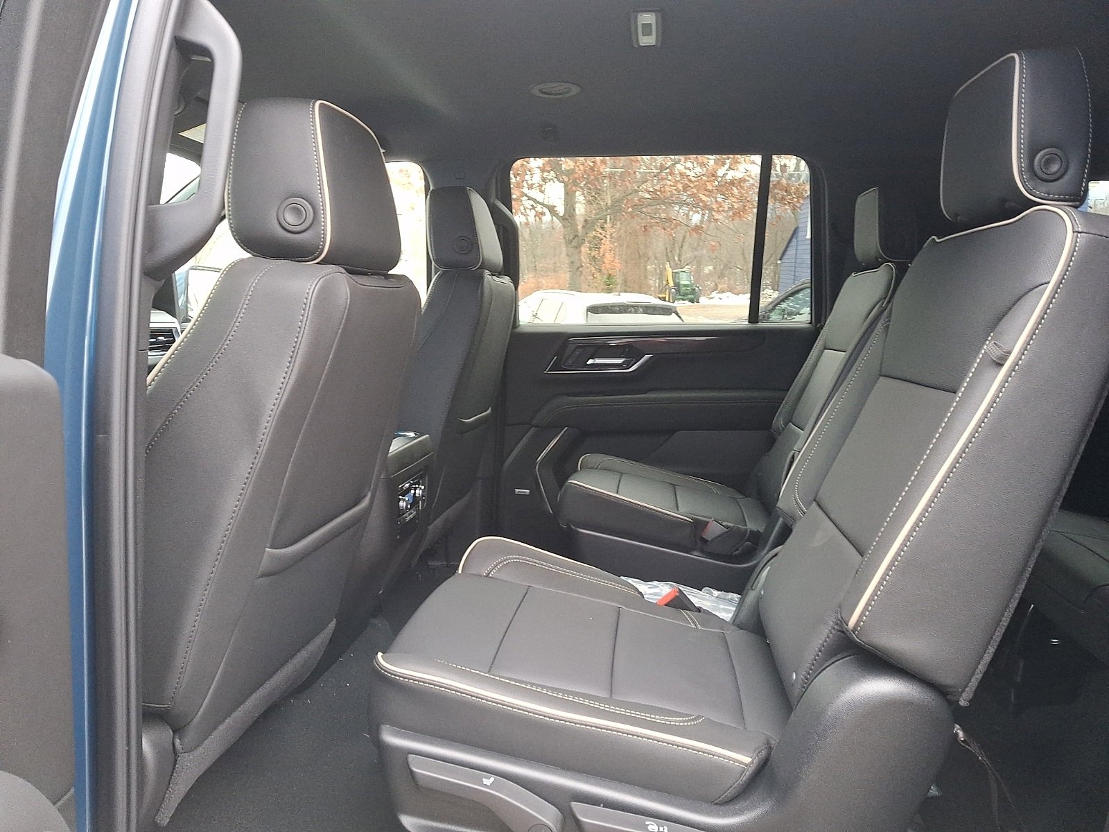 New 2026 GMC Yukon XL Elevation image 11