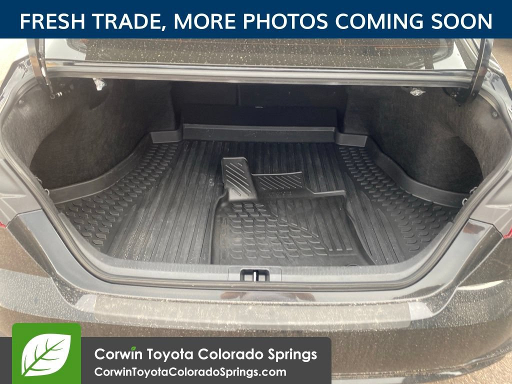 Used 2026 Toyota Camry Hybrid FWD image 12