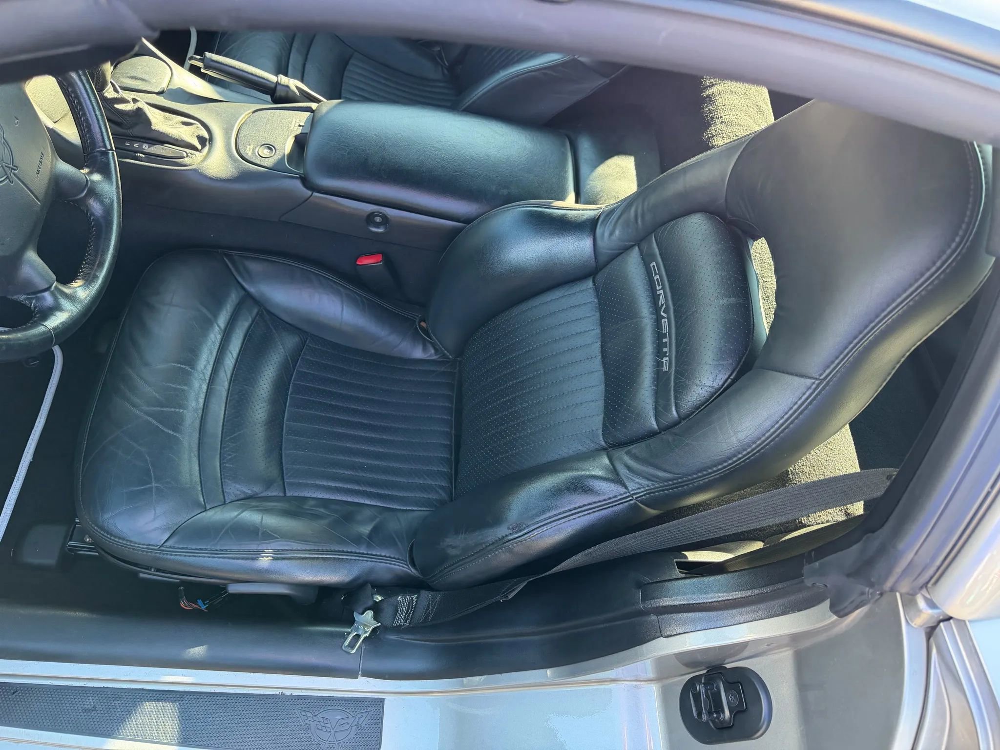 Used 2001 Chevrolet Corvette Coupe w/ Preferred Equipment Group1 image 16