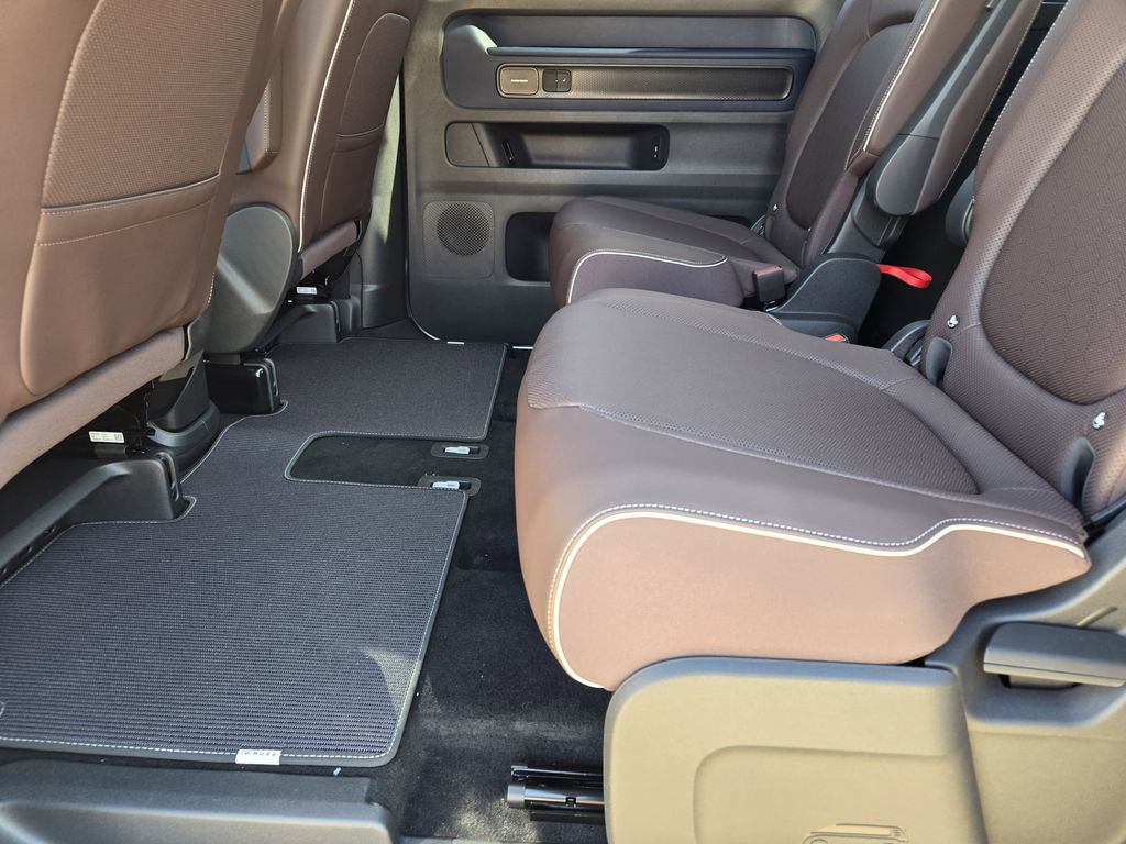 New 2025 Volkswagen ID. Buzz Pro S Plus image 22