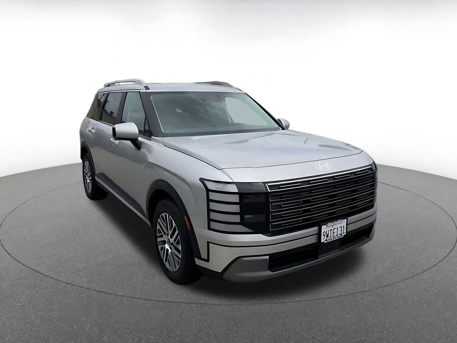 Used 2026 Hyundai Palisade SEL FWD image 3