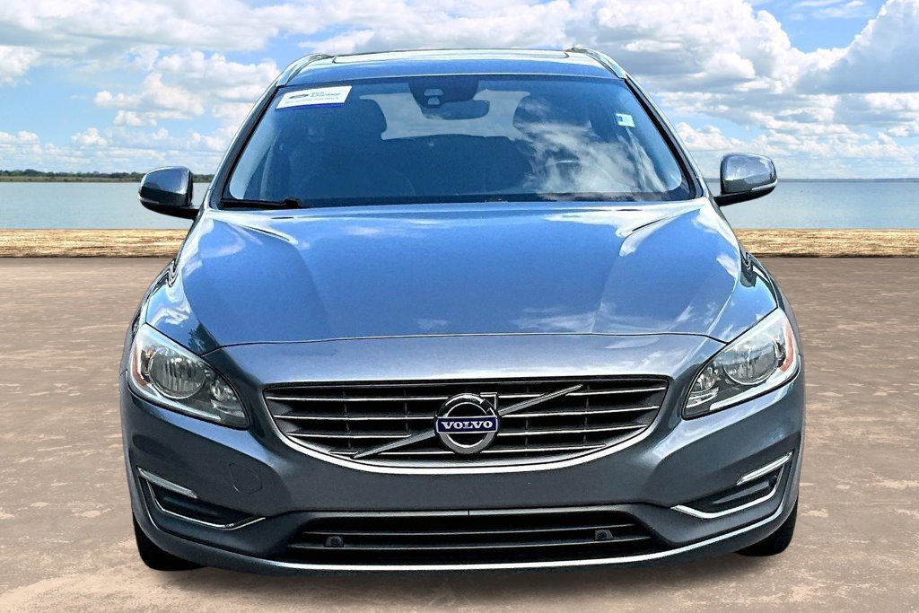Used 2017 Volvo V60 T5 Premier w/ Convenience Package FWD image 2