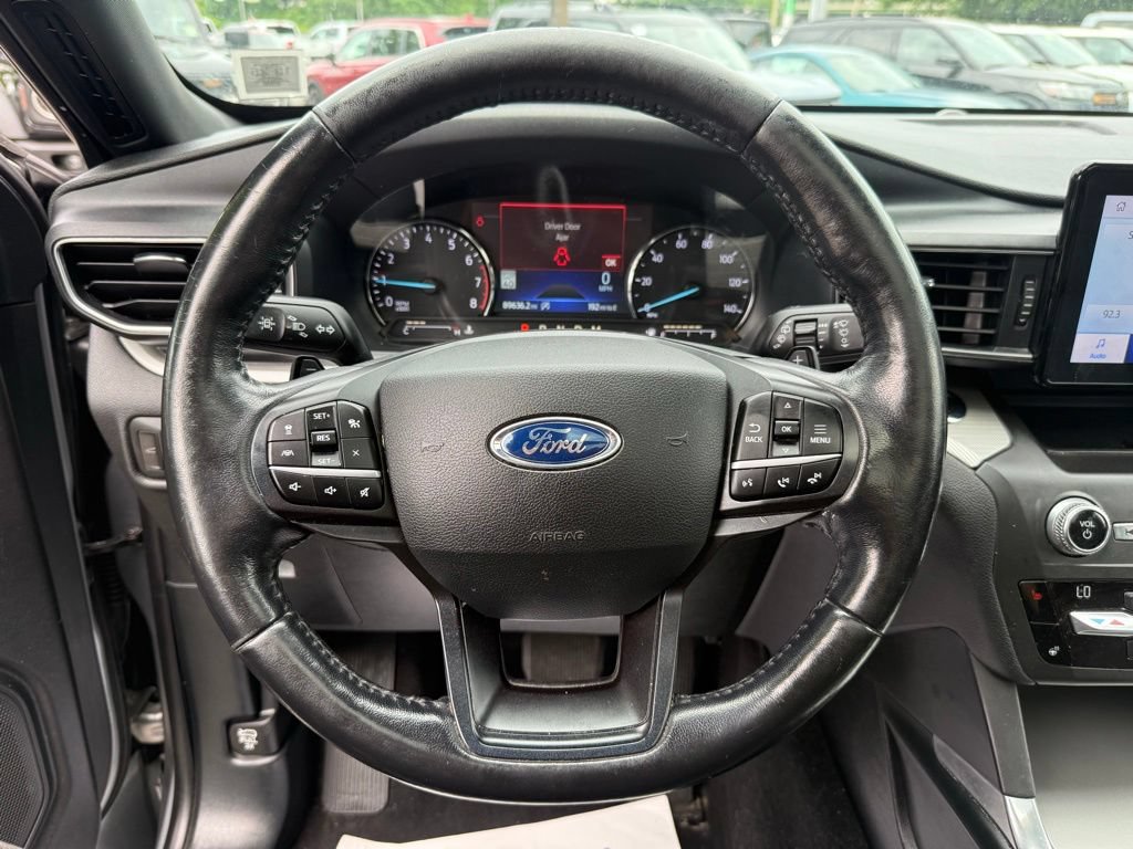 Used 2020 Ford Explorer XLT w/ Equipment Group 202A AWD/4WD image 12