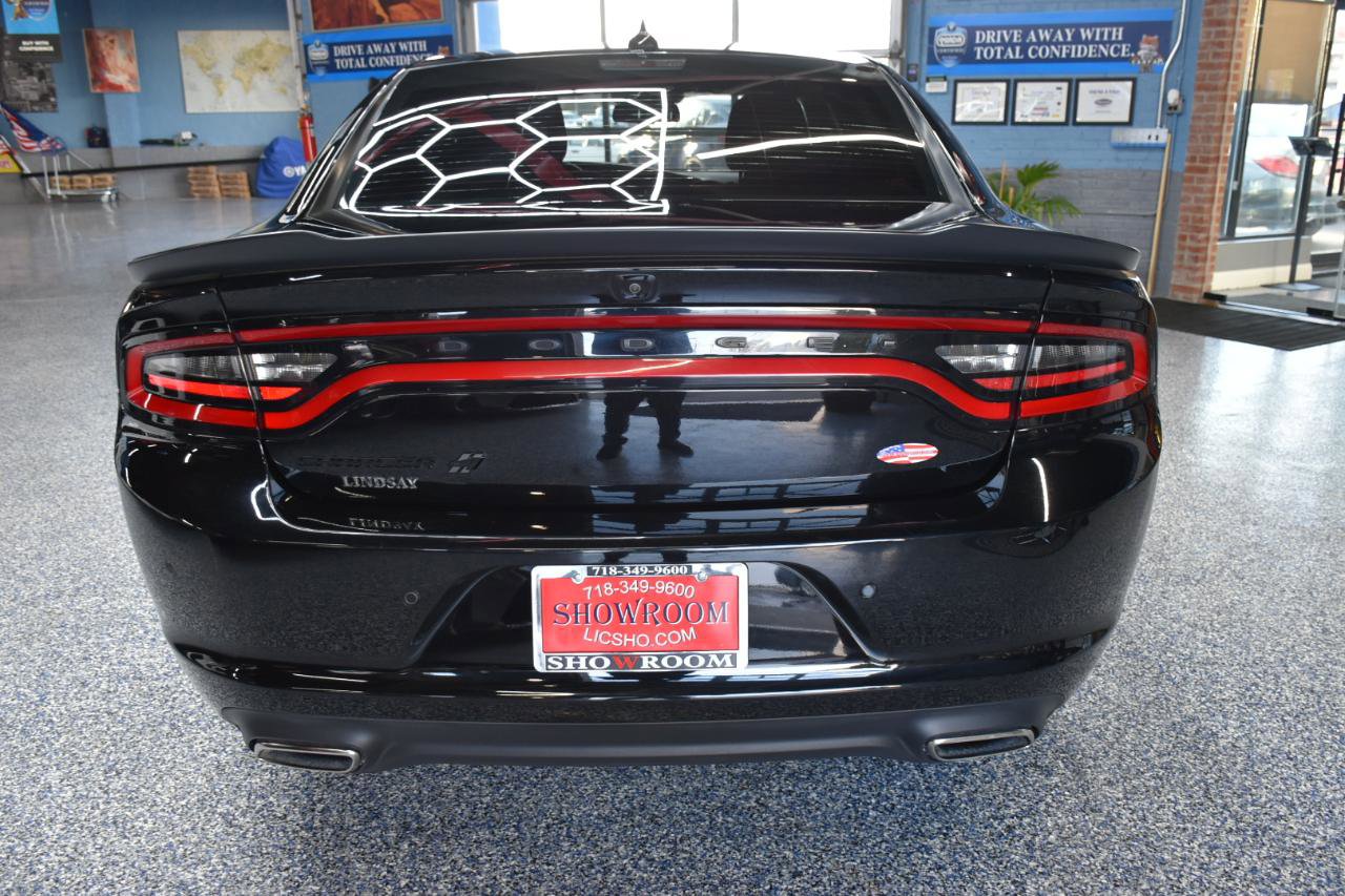Used 2022 Dodge Charger SXT w/ Driver Convenience Group AWD/4WD image 6