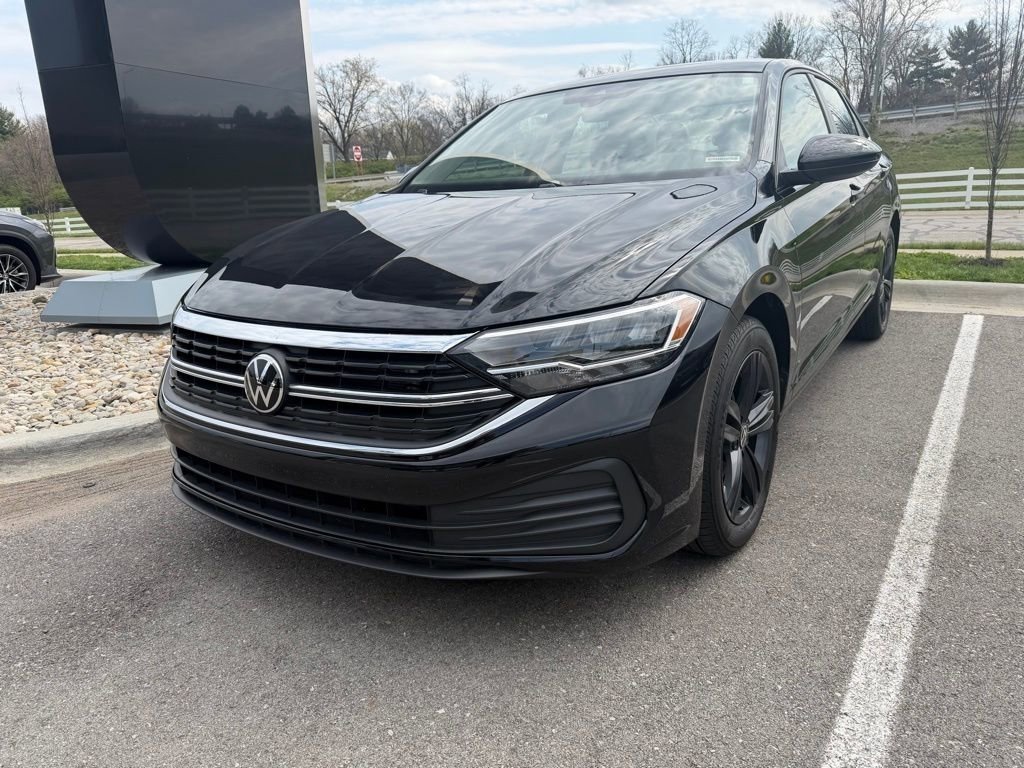 Used 2024 Volkswagen Jetta SE image 41