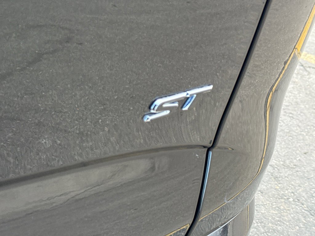 Used 2022 Buick Enclave Essence w/ Experience Buick Package image 9