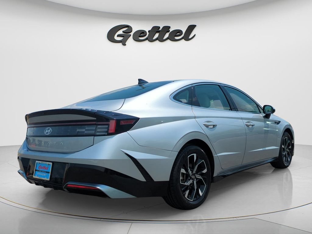 Certified 2025 Hyundai Sonata SEL FWD image 5