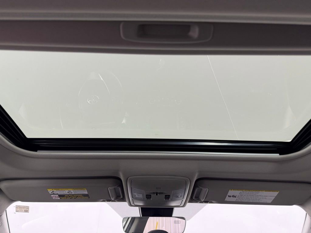 Used 2018 Toyota RAV4 Limited image 3