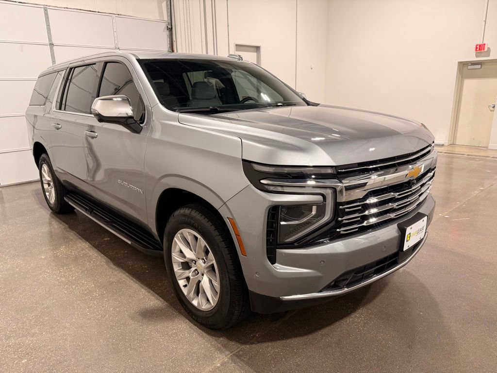 Used 2025 Chevrolet Suburban Premier image 3