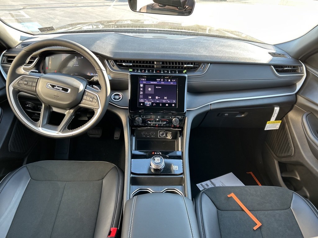 New 2025 Jeep Grand Cherokee L Altitude AWD/4WD image 15