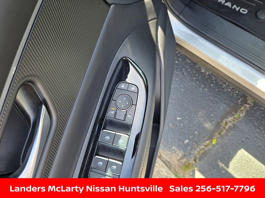 Used 2025 Nissan Murano SV AWD/4WD image 22