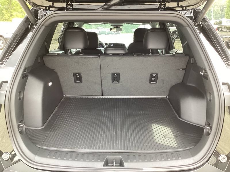 New 2027 Chevrolet Equinox LT w/ Convenience Package II AWD/4WD image 13