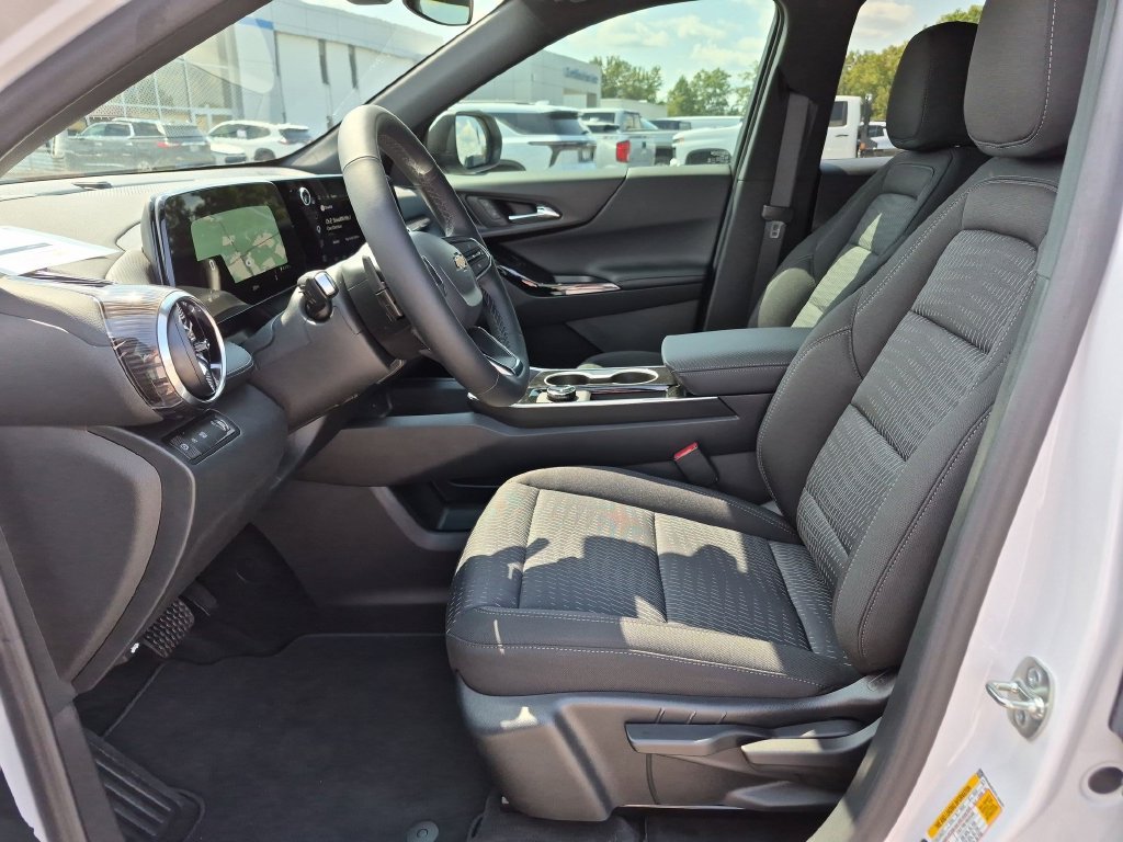 New 2027 Chevrolet Equinox LT FWD image 17