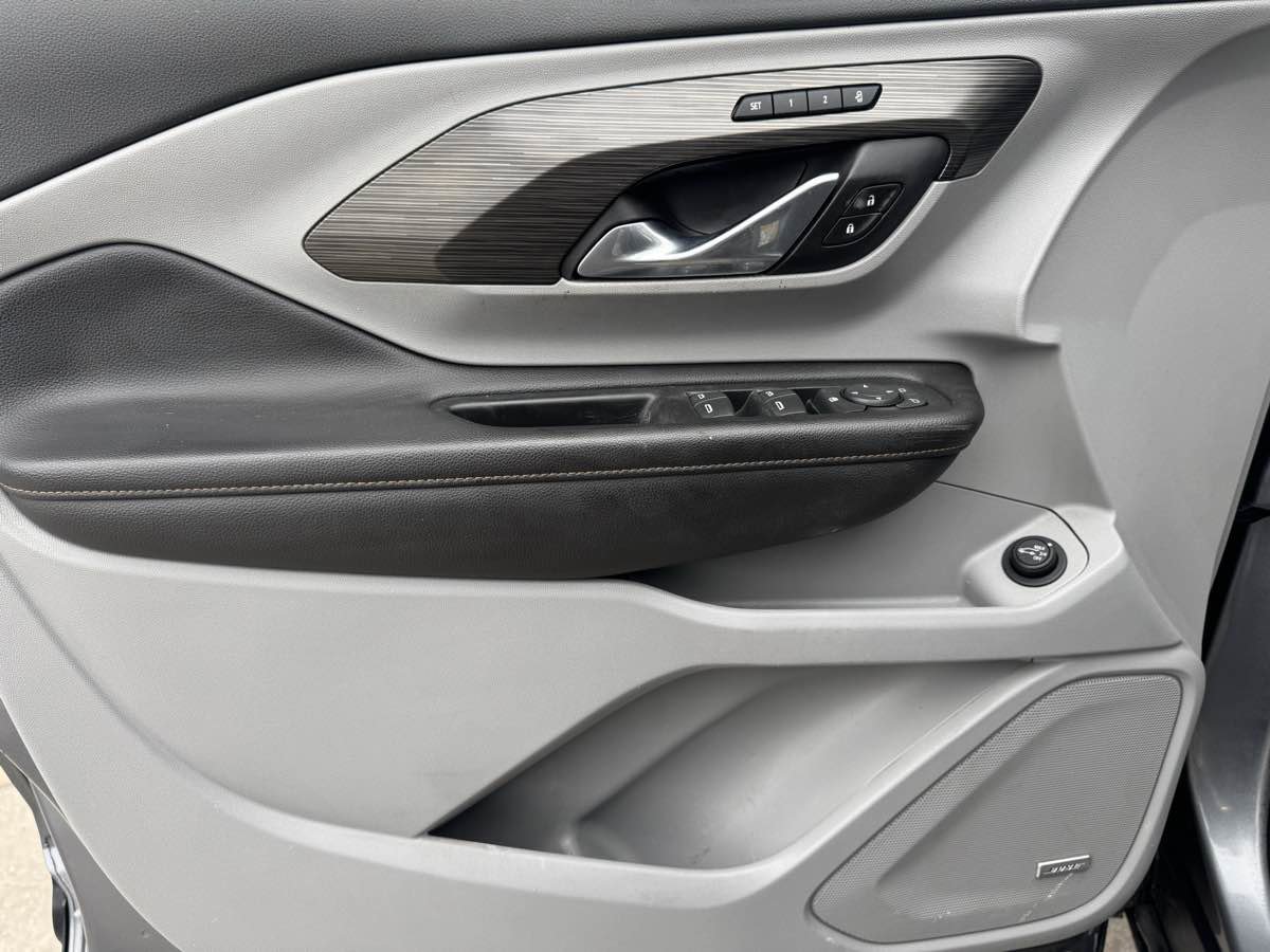 Used 2019 GMC Terrain SLT w/ Preferred Package image 14