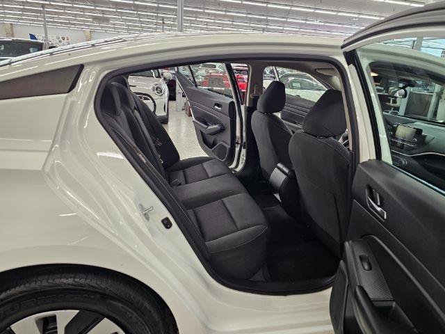 Used 2022 Nissan Altima 2.5 S FWD image 11