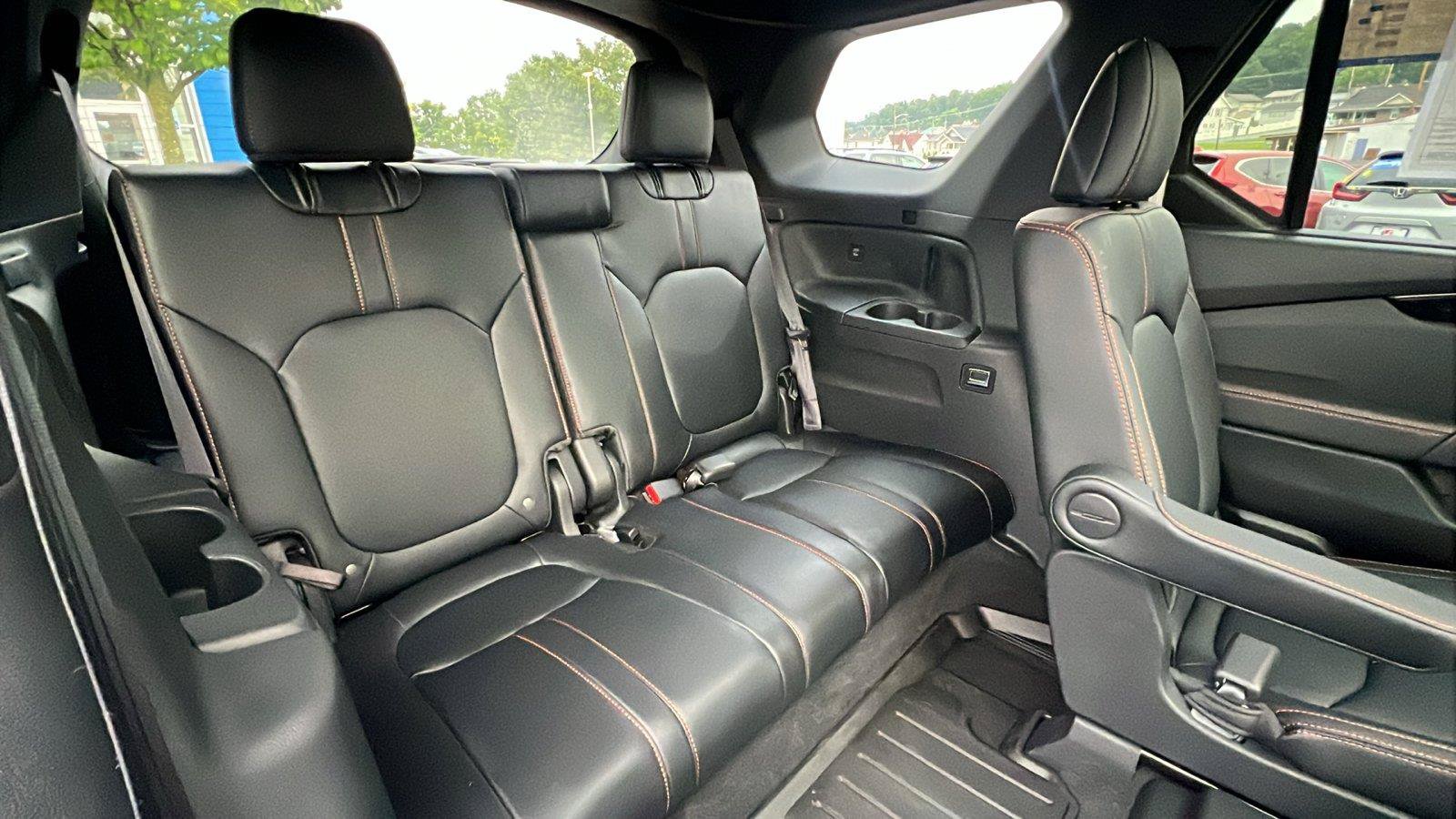 Used 2025 Honda Pilot TrailSport image 16