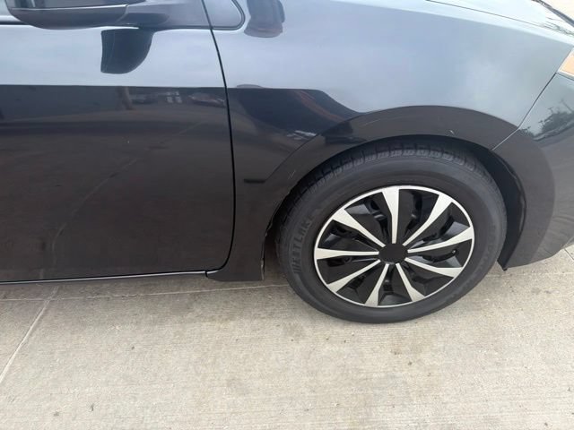 Used 2015 Toyota Corolla LE FWD image 28