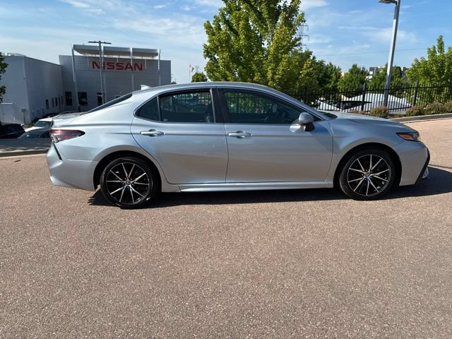 Used 2024 Toyota Camry SE FWD image 11