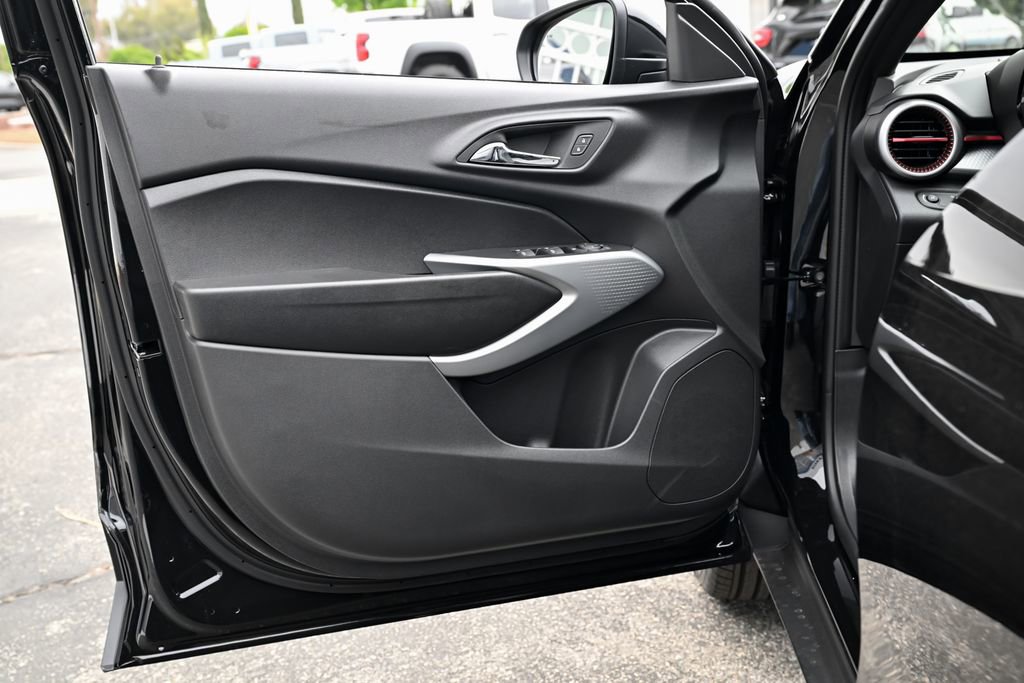 New 2026 Chevrolet Trax RS w/ Driver Confidence Package FWD image 17