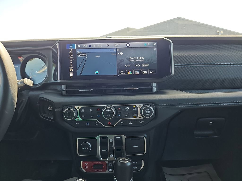 Used 2024 Jeep Wrangler Unlimited Rubicon 4xe image 25