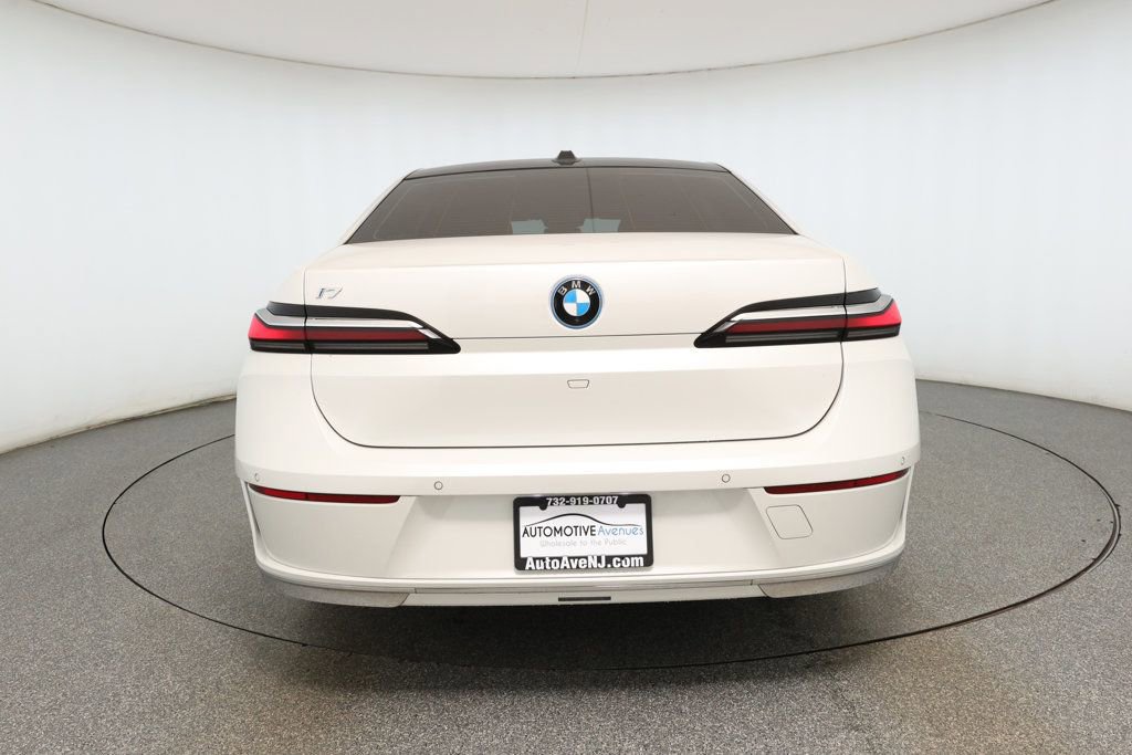 Used 2024 BMW i7 eDrive50 image 5