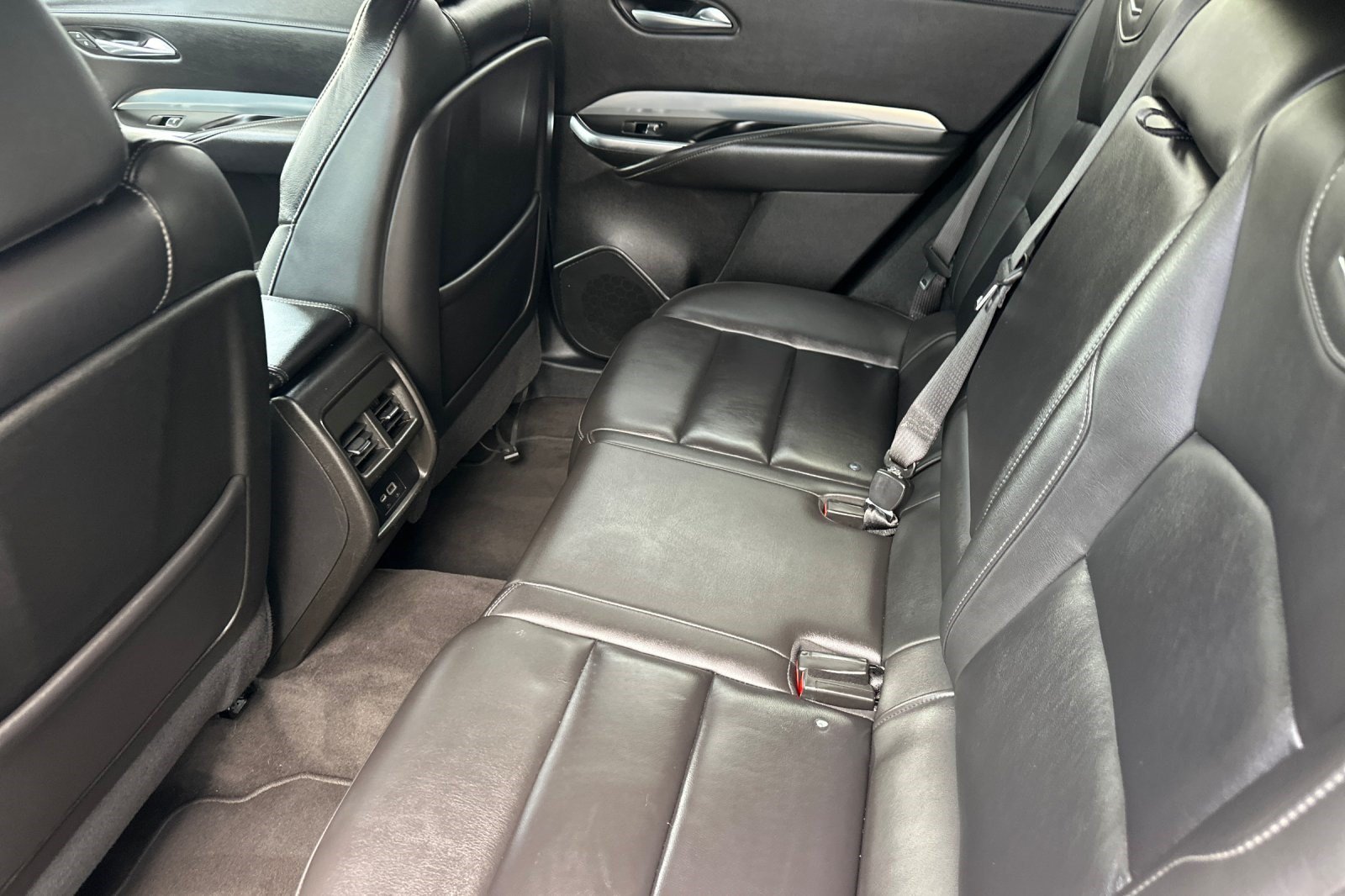 Used 2022 Cadillac XT4 Premium Luxury w/ Safety Alert Package AWD/4WD image 26